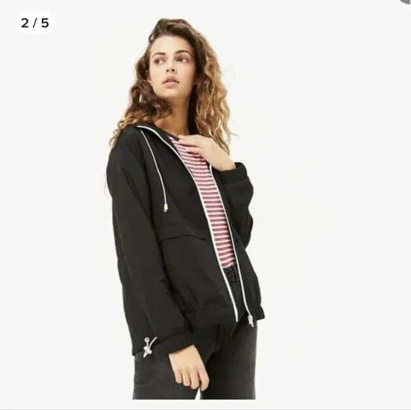 Forever 21 Black Rompe Vientos Jacket With Details of Adjustment to Sides - Picture 2 of 11